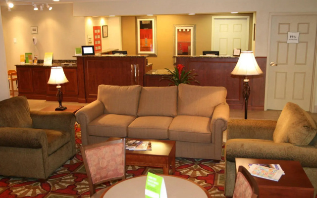 photo 2 of Courtyard by Marriott Cleveland Airport North