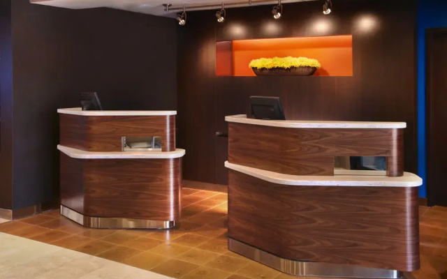 photo 2 of Courtyard by Marriott Cleveland Westlake