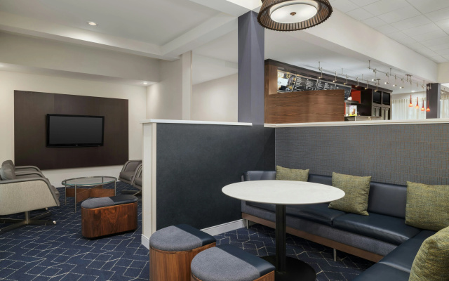 photo 2 of Courtyard by Marriott Dallas-Fort Worth/Bedford