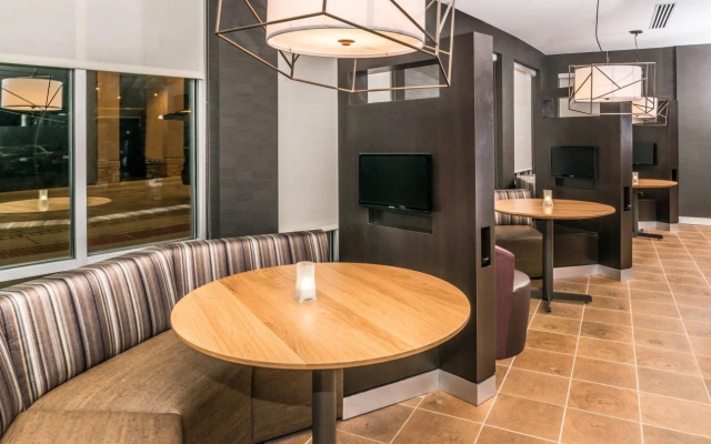 photo 3 of Courtyard Detroit Farmington Hills