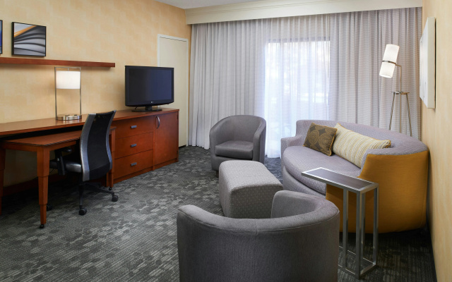 photo 5 of Courtyard by Marriott Detroit Livonia
