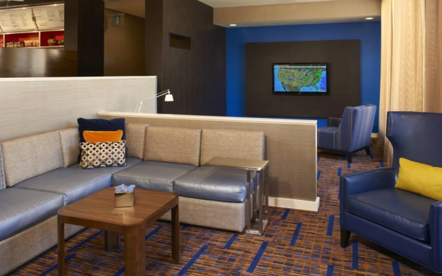 photo 2 of Courtyard by Marriott Detroit Warren