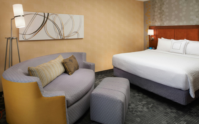 photo 3 of Courtyard by Marriott Detroit Warren