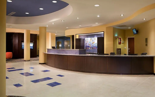 photo 2 of Courtyard Fort Lauderdale Airport & Cruise Port
