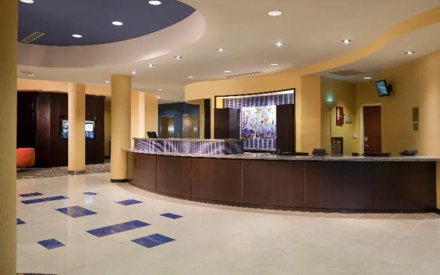 photo 2 of Courtyard Fort Lauderdale Airport & Cruise Port