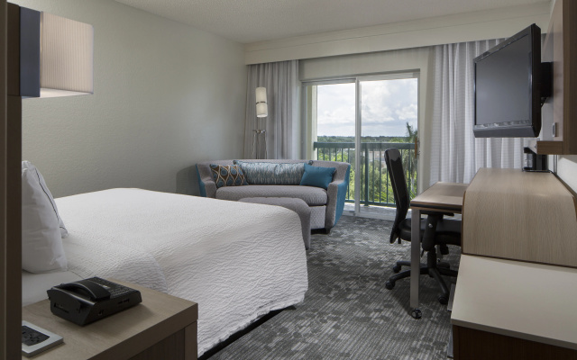 photo 2 of Courtyard Fort Lauderdale Weston