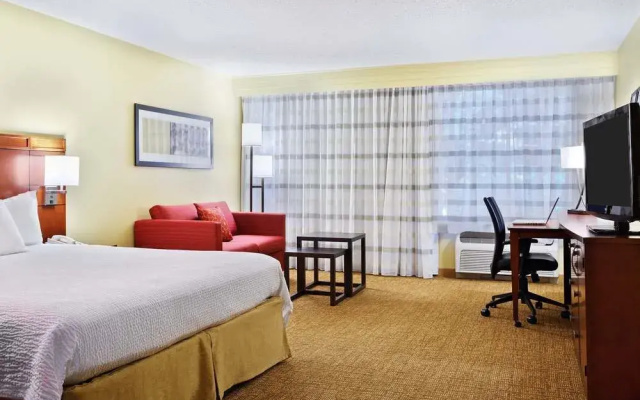 photo 3 of Courtyard Houston Brookhollow