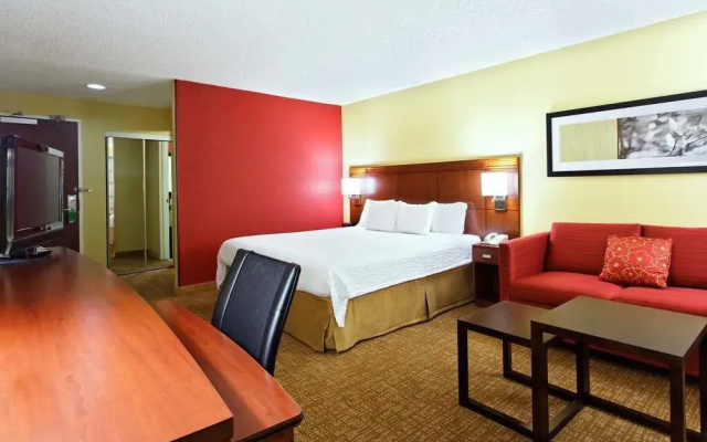 photo 4 of Courtyard Houston Brookhollow
