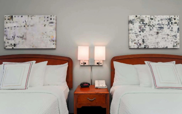 photo 2 of City Express by Marriott Houston Intercontinental Airport