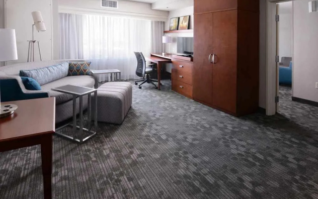 photo 5 of Courtyard Houston Pearland
