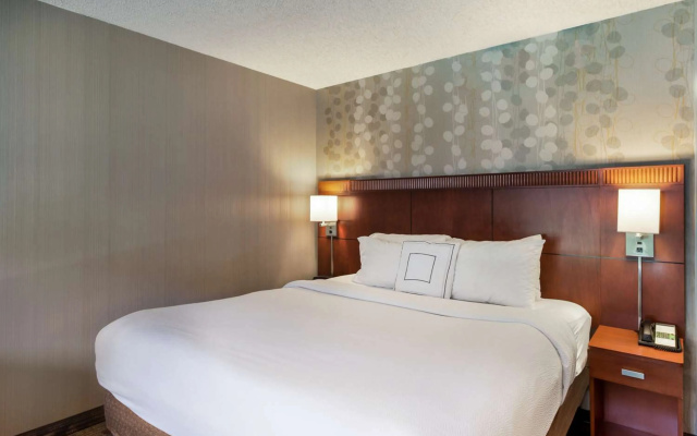 photo 2 of Sonesta Select Huntington Beach Fountain Valley