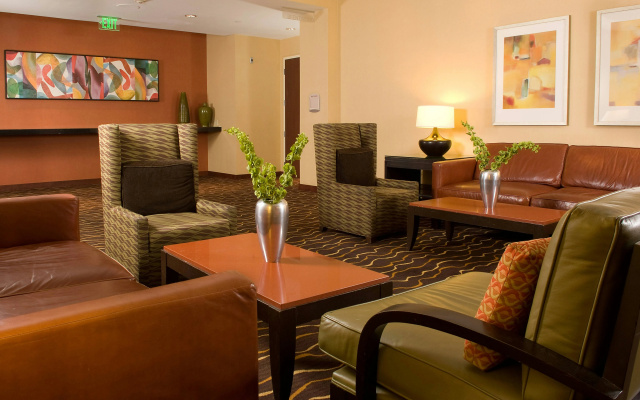 photo 2 of Courtyard by Marriott Los Angeles - Sherman Oaks