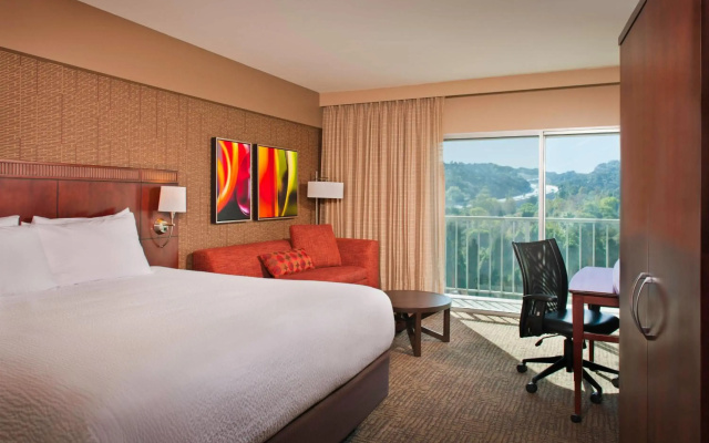 photo 3 of Courtyard by Marriott Los Angeles - Sherman Oaks