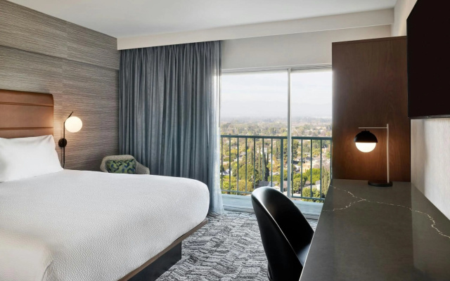 photo 5 of Courtyard by Marriott Los Angeles - Sherman Oaks