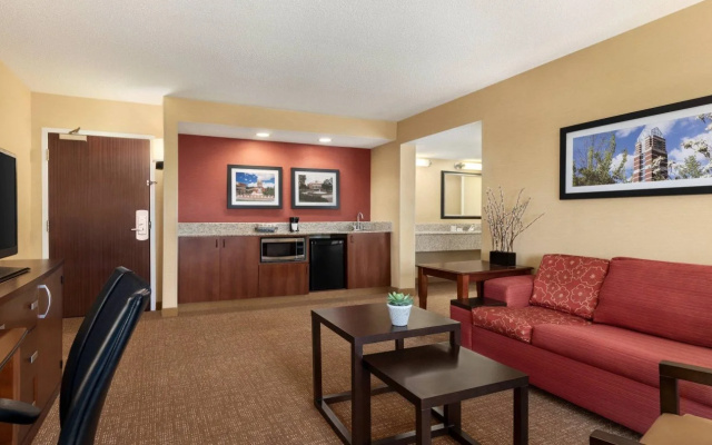 photo 5 of Courtyard Marriott Greenville