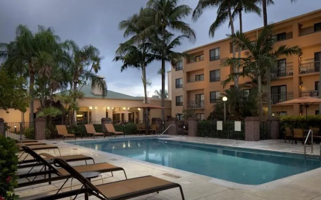 photo 2 of Courtyard Miami Lakes