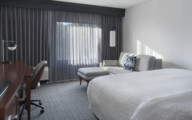 photo 5 of Courtyard by Marriott Norwalk