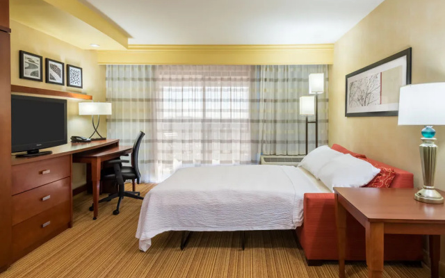 photo 3 of Courtyard Philadelphia Montgomeryville