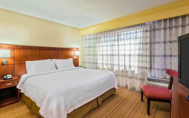 photo 5 of Courtyard Philadelphia Montgomeryville