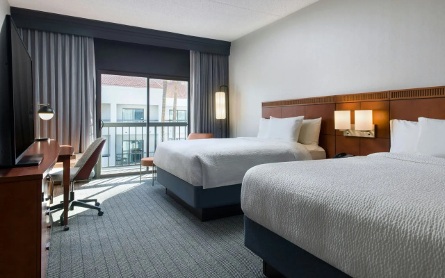 photo 3 of Courtyard Phoenix North by Marriott