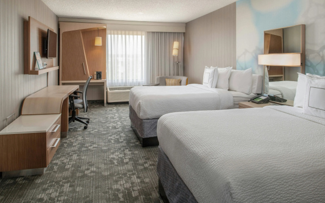photo 3 of Courtyard By Marriott Portland Airport
