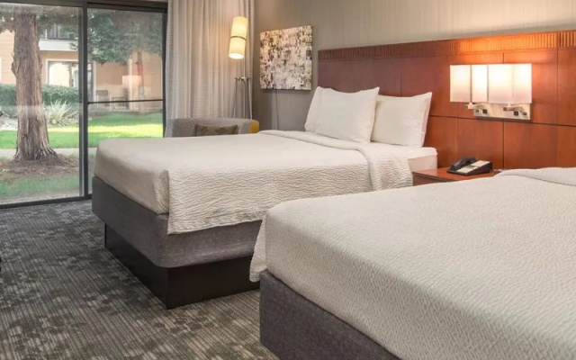 photo 4 of Sonesta Select Seattle Bellevue Redmond