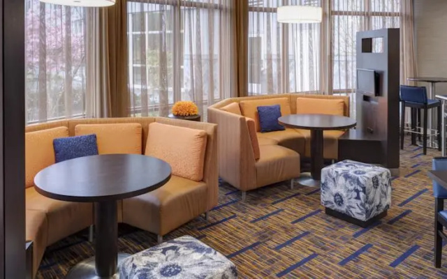 photo 3 of Courtyard Seattle Kirkland