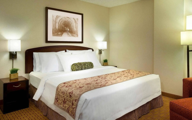 photo 3 of Courtyard by Marriott Seattle Sea-Tac Area