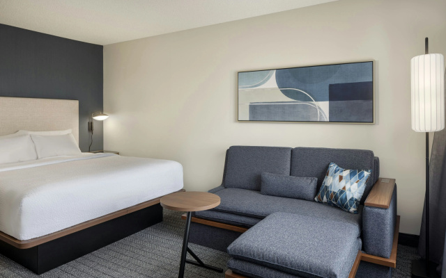 photo 5 of Courtyard by Marriott Springfield Airport