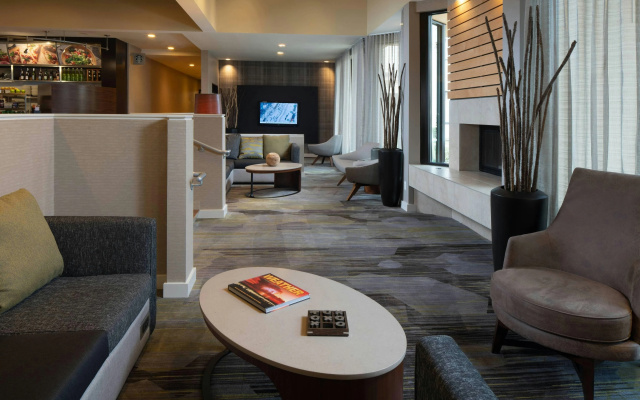 photo 2 of Courtyard by Marriott St Louis Creve Coeur