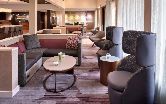 photo 2 of Courtyard by Marriott St. Louis Downtown West