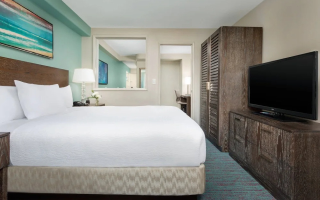photo 2 of Courtyard Marriott Waikiki Beach