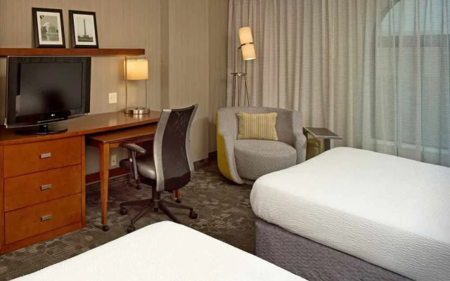 photo 3 of Courtyard By Marriott Washington Capitol Hill/Navy Yard