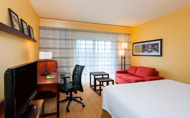 photo 3 of Courtyard by Marriott Wilmington Brandywine