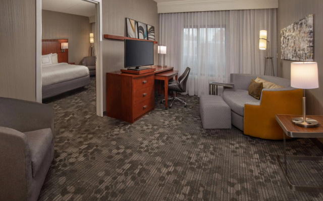 photo 2 of Sonesta Select Newark Christiana Mall