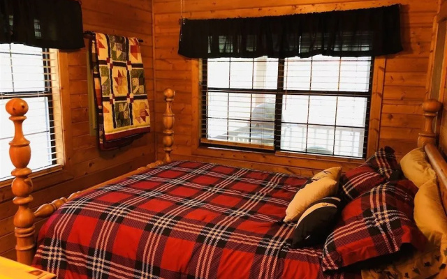 photo 2 of Covered Bridge Cabin