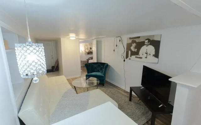 photo 5 of Cozy 1 BDR in Heart of Logan Square & Near Train