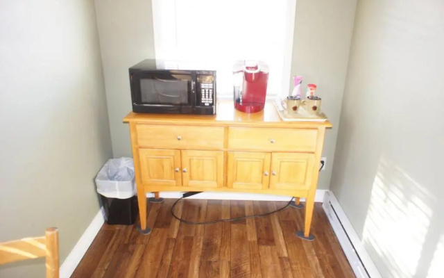 photo 2 of Cozy 1 bedroom cabin Great for couples