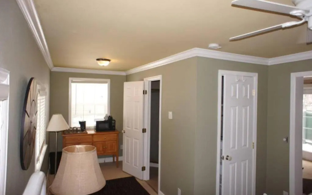 photo 3 of Cozy 1 bedroom cabin Great for couples