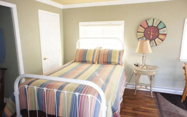 photo 5 of Cozy 1 bedroom cabin Great for couples