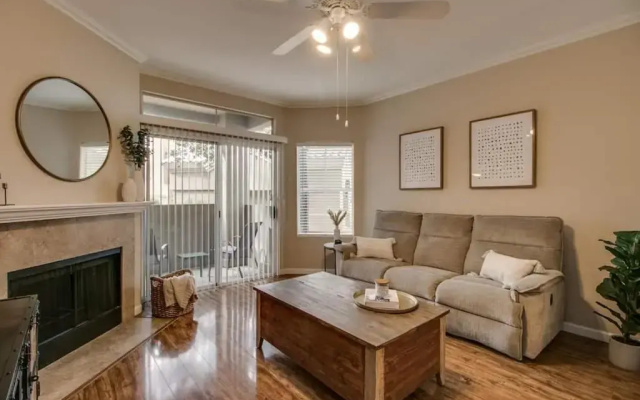 photo 3 of Cozy 1-bdrm Scottsdale Condo Next to Pool