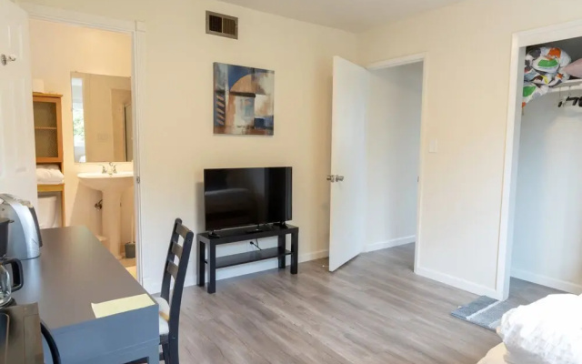 photo 4 of Cozy 1-bedroom in Silicon Valley
