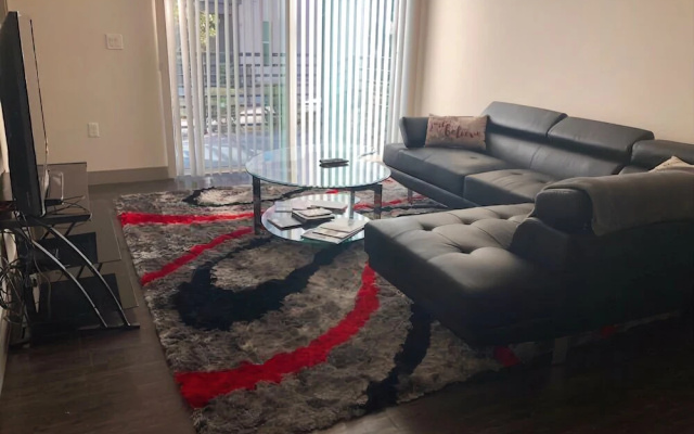 photo 5 of Cozy 2 Bedroom Apartment
