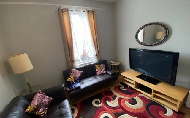 photo 3 of Cozy 2bedrooms Apartment In West New York, Nj
