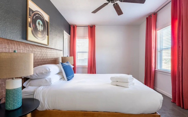 photo 4 of Cozy 2BR Home in Central Phoenix by WanderJaunt