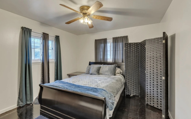 photo 2 of Cozy 3br Westland Retreat 3 Bedroom Home by RedAwning