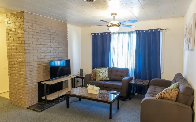 photo 3 of Cozy, 4-bedroom Near Concord Bart