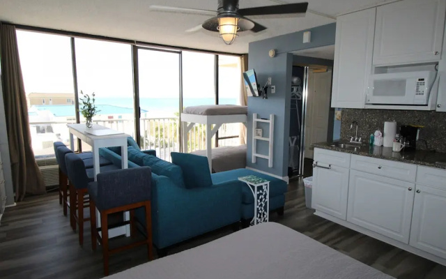 photo 3 of Cozy 5th Floor Waterview Condo