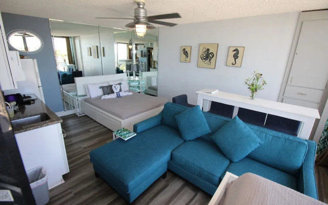photo 5 of Cozy 5th Floor Waterview Condo
