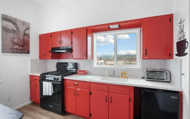 photo 2 of Cozy Affordable 2beds/1bath